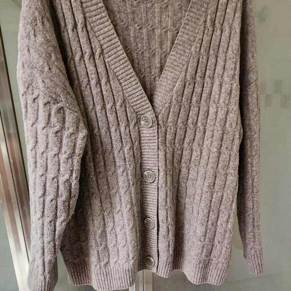 H&M Cable Knit Oversized Button Up Tan Color Cardigan Sweater Wool Blend Size M - Picture 2 of 9